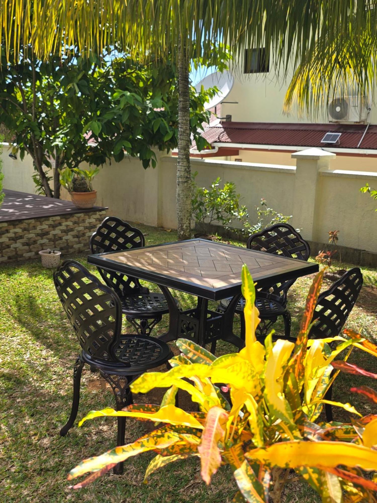Emma'S Guest House And Self-Catering Au Cap Exterior photo
